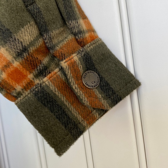 Old Navy Plaid Shacket - Picture 7 of 9